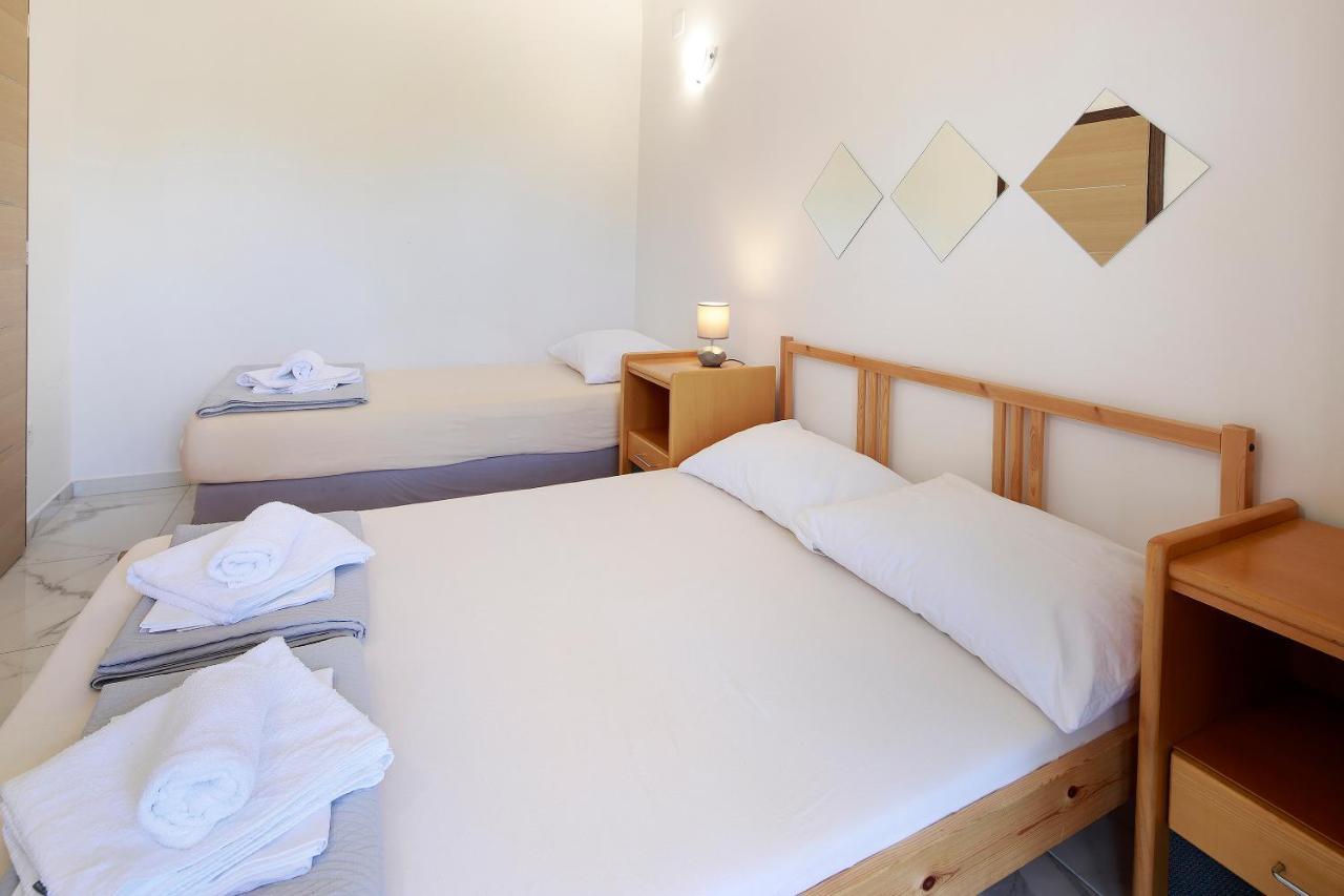 City Pool Apartments Novalja Kültér fotó