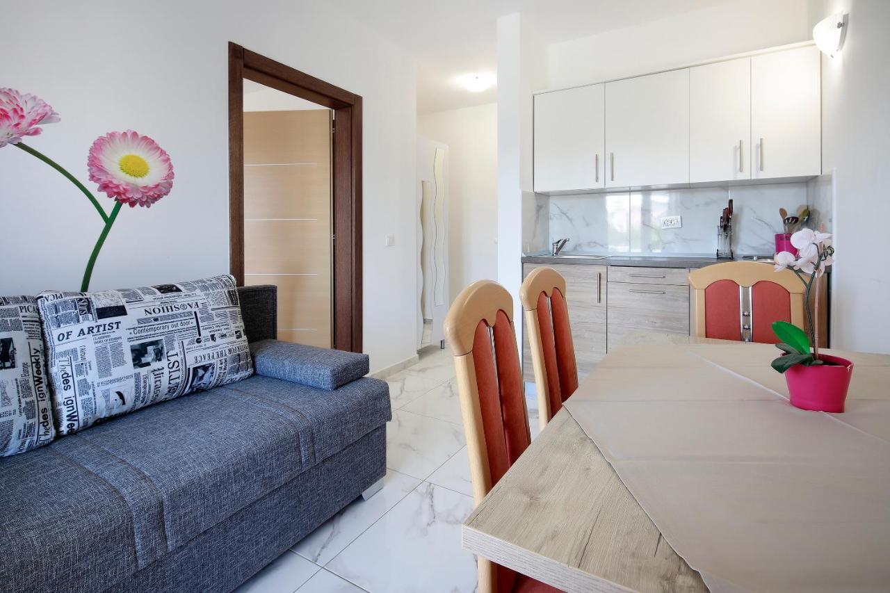 City Pool Apartments Novalja Kültér fotó