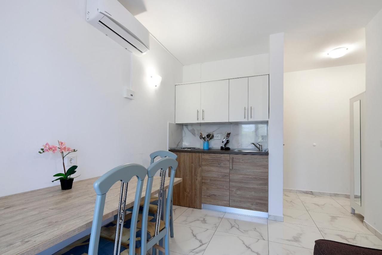 City Pool Apartments Novalja Kültér fotó