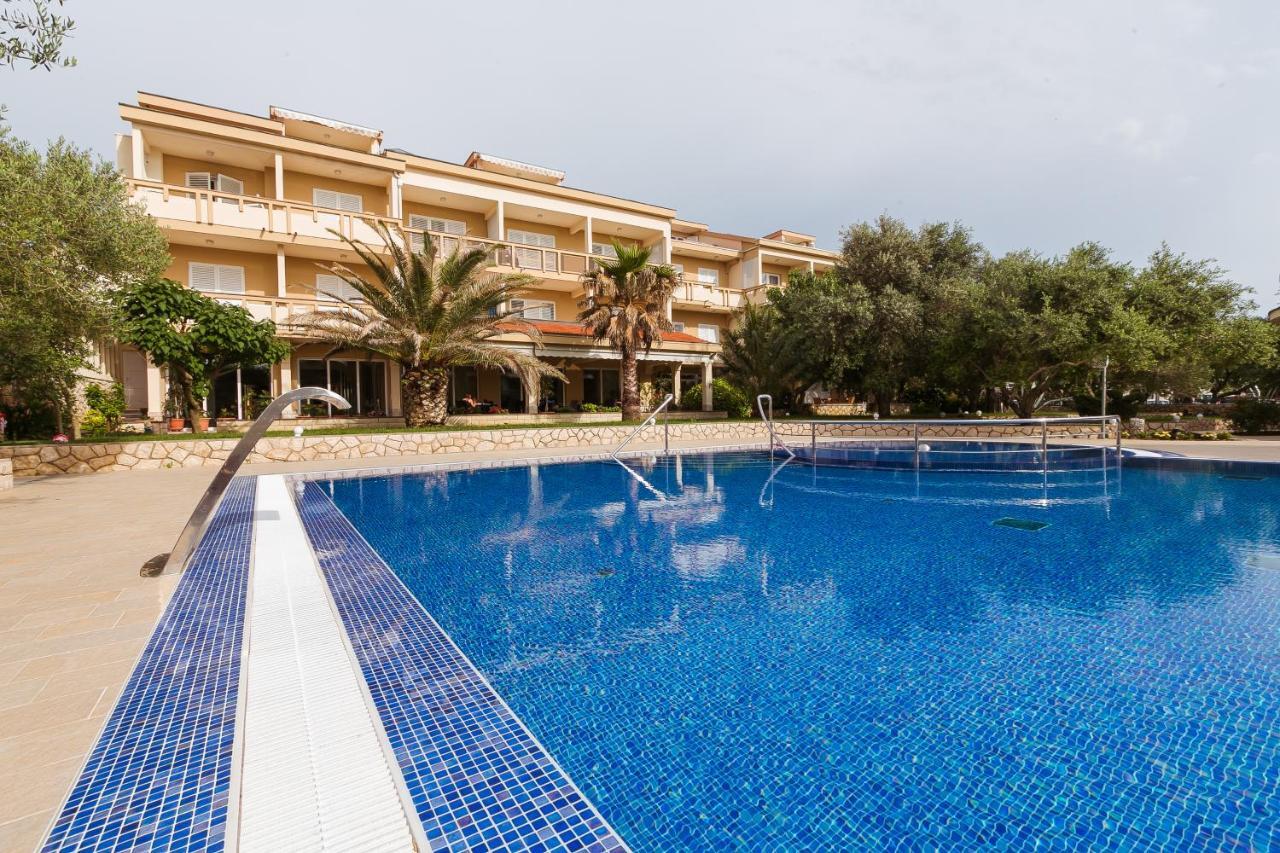 City Pool Apartments Novalja Kültér fotó